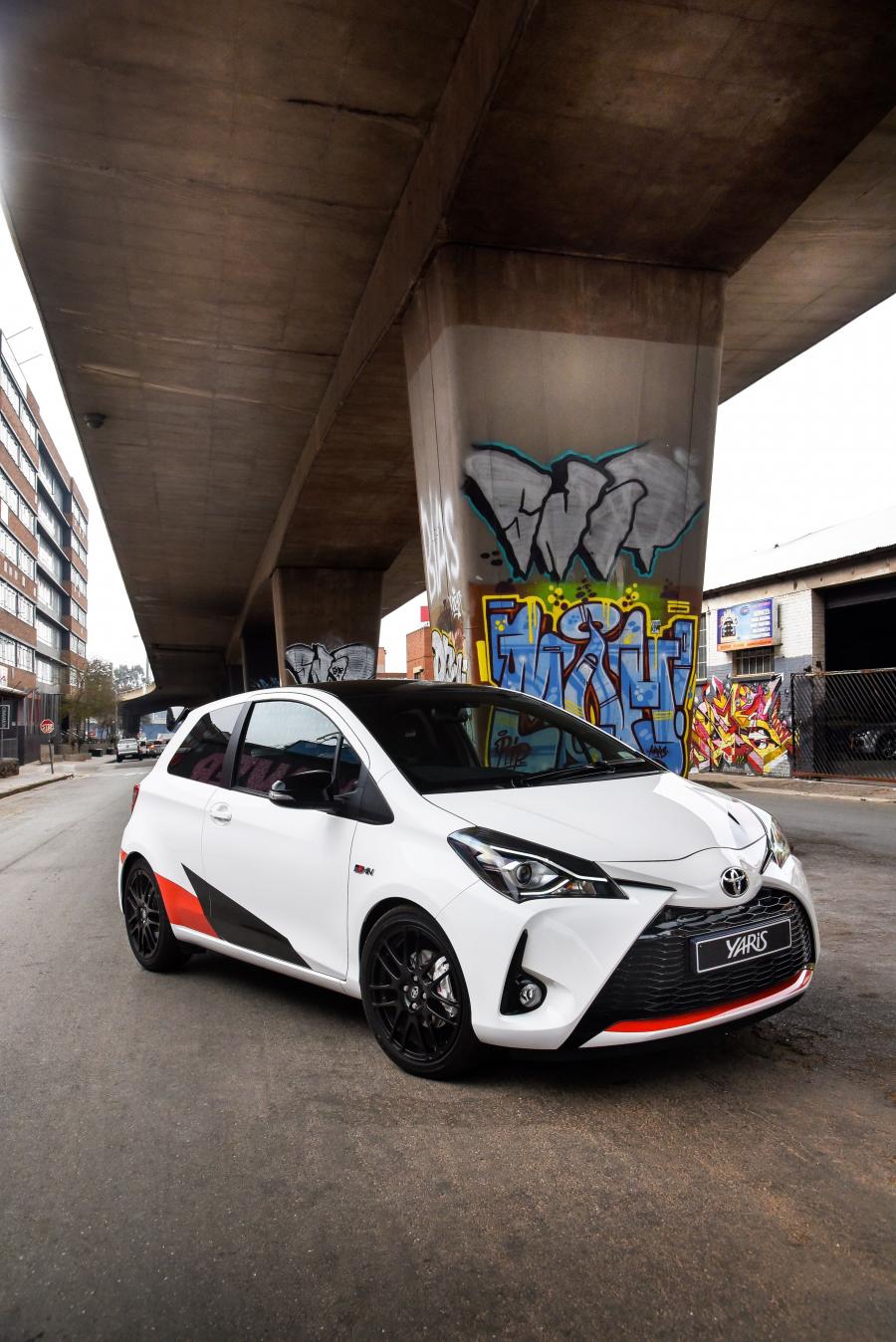  Toyota Yaris GRMN 2018 года  (ZA) (фото 35 из 40)